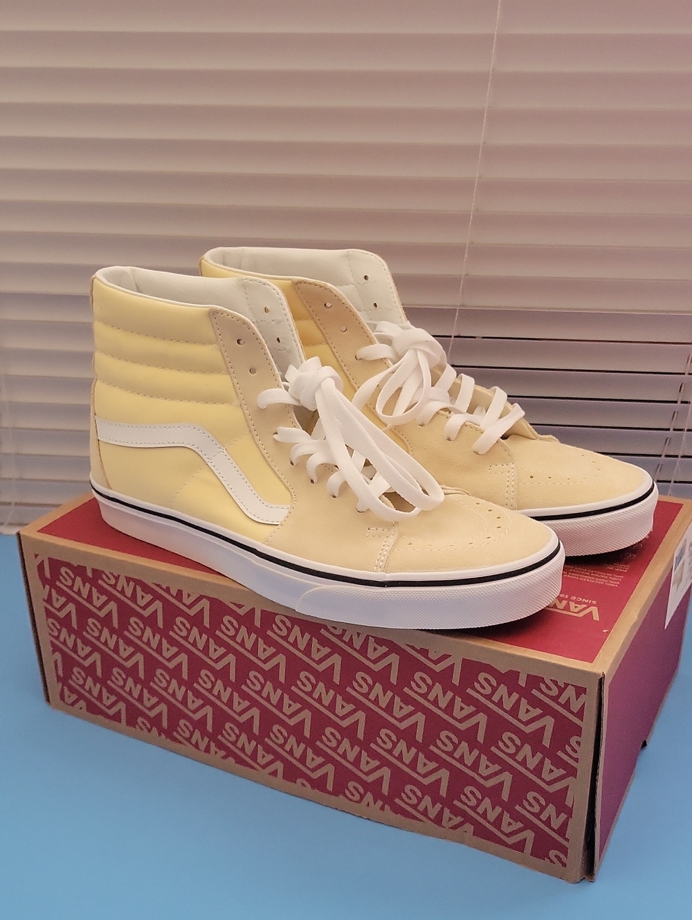 Men Vans Sk8-Hi High-Top Sneakers in Pale Yellow and White